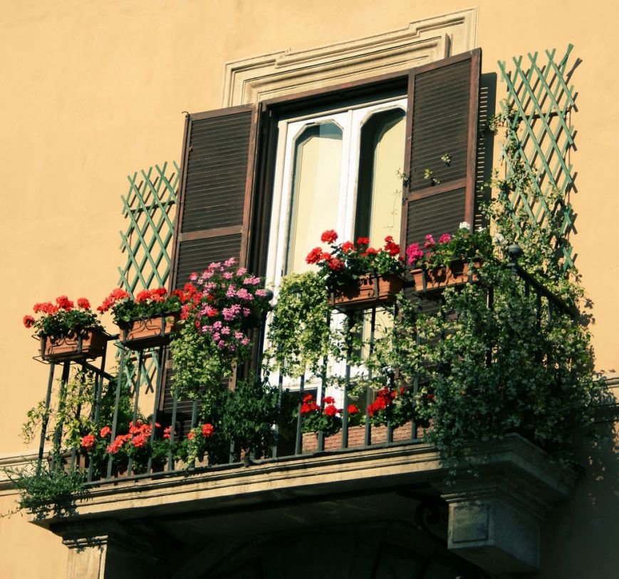 balcony-with-flowers19-1024x958