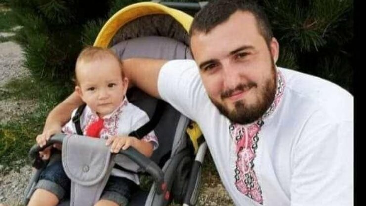 На Прикарпатті за опіку над хлопчиком, чиї батьки загинули на Азовсталі, воюють його бабуся і дідусь