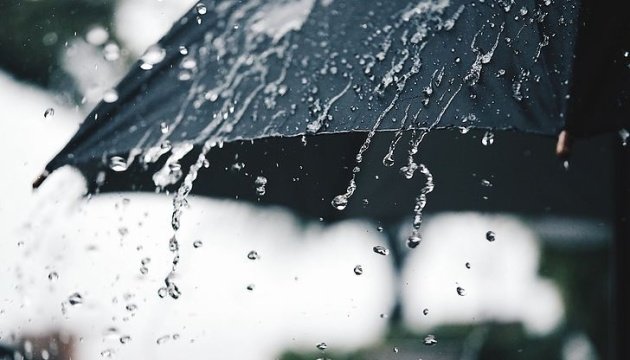 У понеділок на Франківщині прогнозують сильний вітер, грозу та град