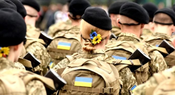 Генштаб ЗСУ пояснив, як з 1 жовтня братимуть жінок на військовий облік