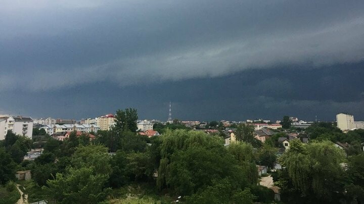 На Івано-Франківщині — погіршення погоди. Синоптики оголосили штормове попередження