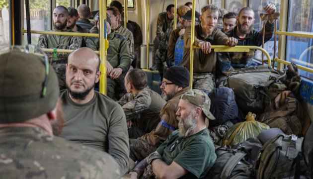 Червоний Хрест пояснив мовчання щодо повернення полонених захисників Азовсталі