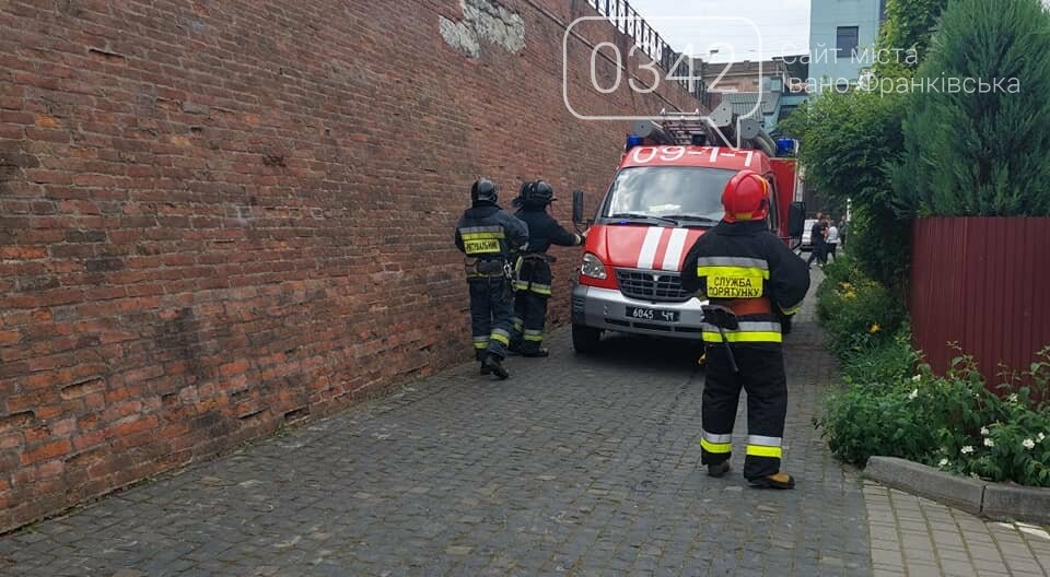 У “Бастіоні” в приміщенні ресторану сталася пожежа – її швидко загасили (ФОТО), фото-1