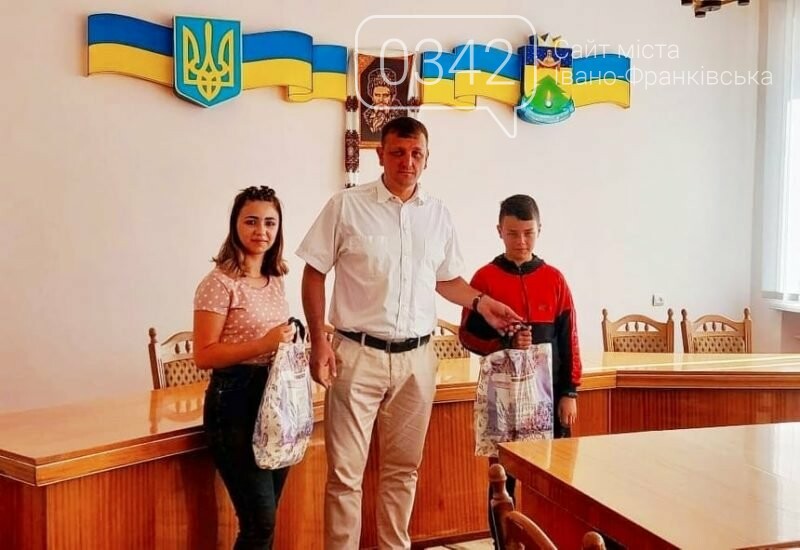 На Богородчанщині подарували шкільне приладдя 44 дітям, фото-2