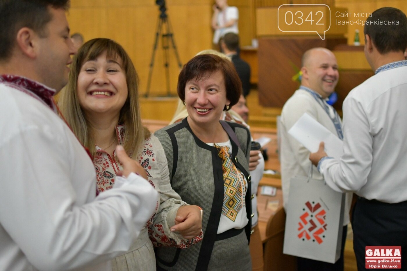 “Наше місто було локомотивом змін в України”: урочиста сесія міської ради триває у Франківську, фото-8