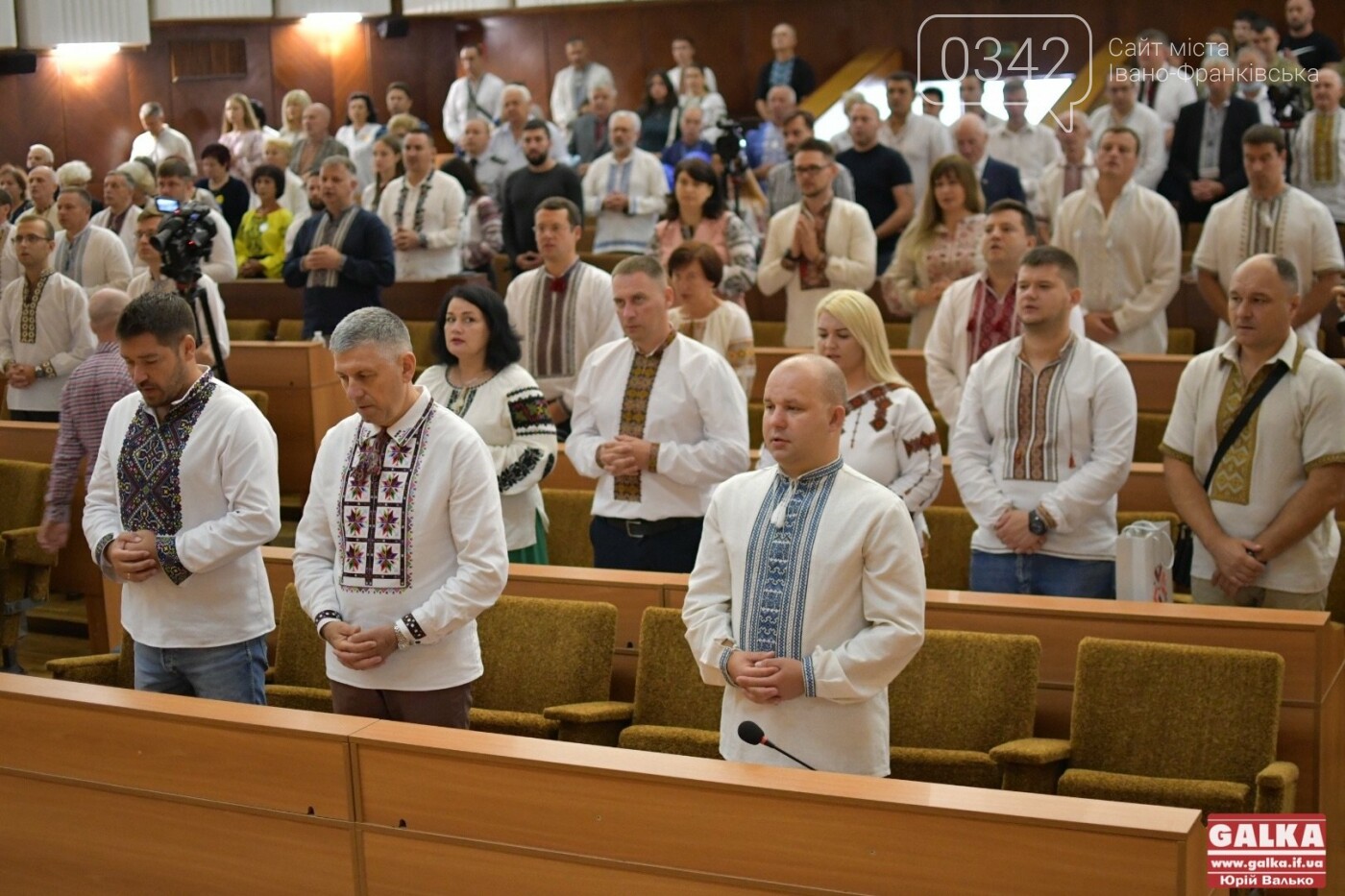“Наше місто було локомотивом змін в України”: урочиста сесія міської ради триває у Франківську, фото-7