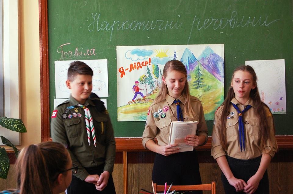 Пластуни франківської школи №16 розказали одноліткам про шк..., фото-1 Пластуни франківської школи №16 розказали одноліткам про шкідливість наркотиків. ФОТО, фото-1