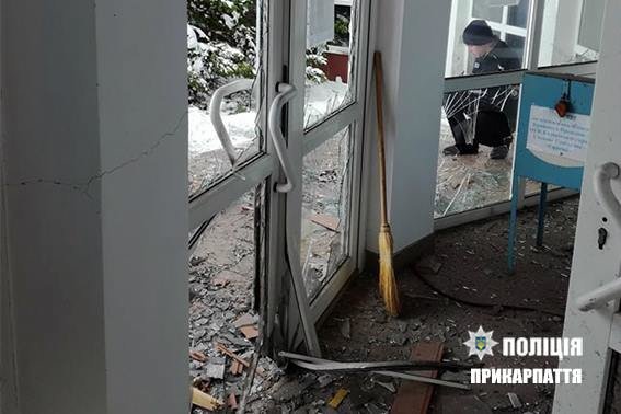 На Прикарпатті намагались підірвати музей Степана Бандери...., фото-3 На Прикарпатті намагались підірвати музей Степана Бандери. ФОТО, фото-3