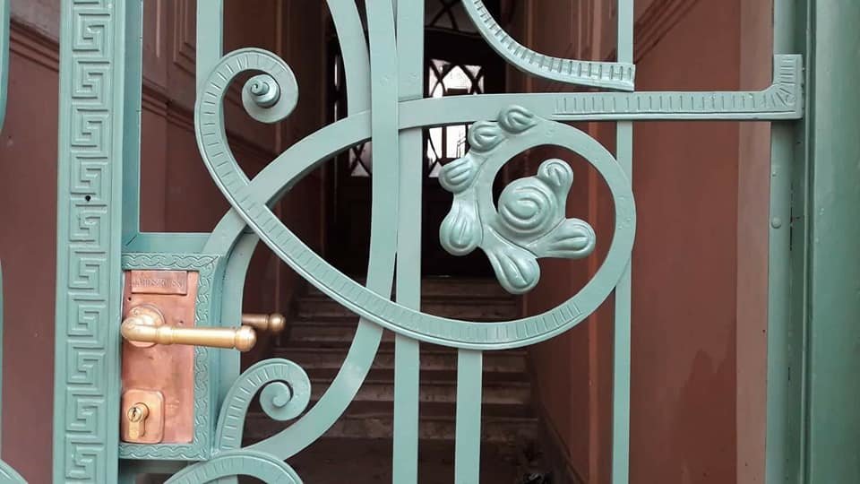 У Франківську на вулиці Шевченка з'явились відреставровані..., фото-6 У Франківську на вулиці Шевченка з'явились відреставровані двері. ФОТО, фото-6