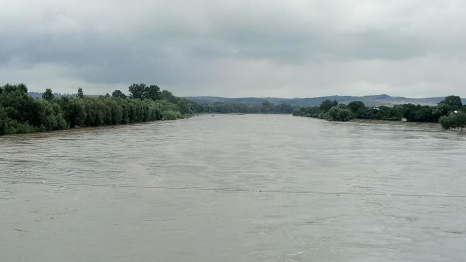 Через сильні дощі розливаються Луква та Лімниця. ФОТО, фото-3 Через сильні дощі розливаються Луква та Лімниця. ФОТО, фото-3