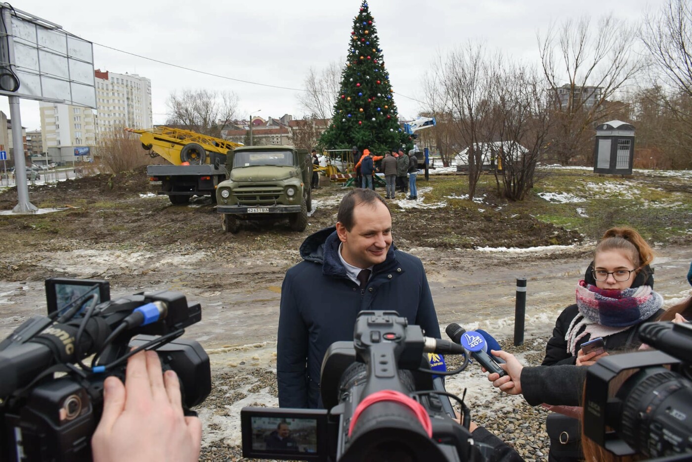 На території міського озера відкрили різдвяну ялинку, фото-1 На території міського озера відкрили різдвяну ялинку, фото-1