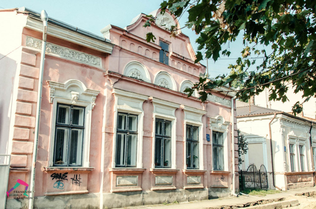 Івано-Франківськ. Краса міста у деталях - туристичні рекоме..., фото-8 Івано-Франківськ. Краса міста у деталях - туристичні рекомендації, фото-8
