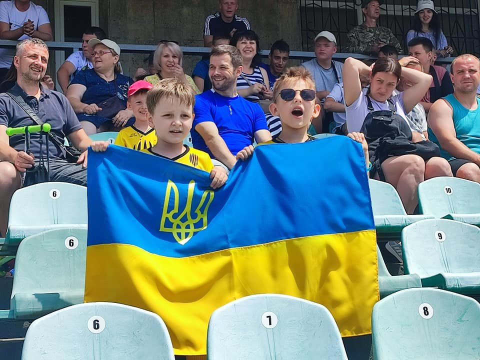Прикарпатці придбали 35 автомобілів для батальйону, який невдовзі вирушить на передову