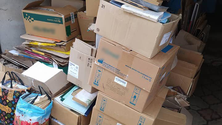 На Прикарпатті волонтери зібрали понад тисячу кілограмів макулатури, щоб допомогти ЗСУ