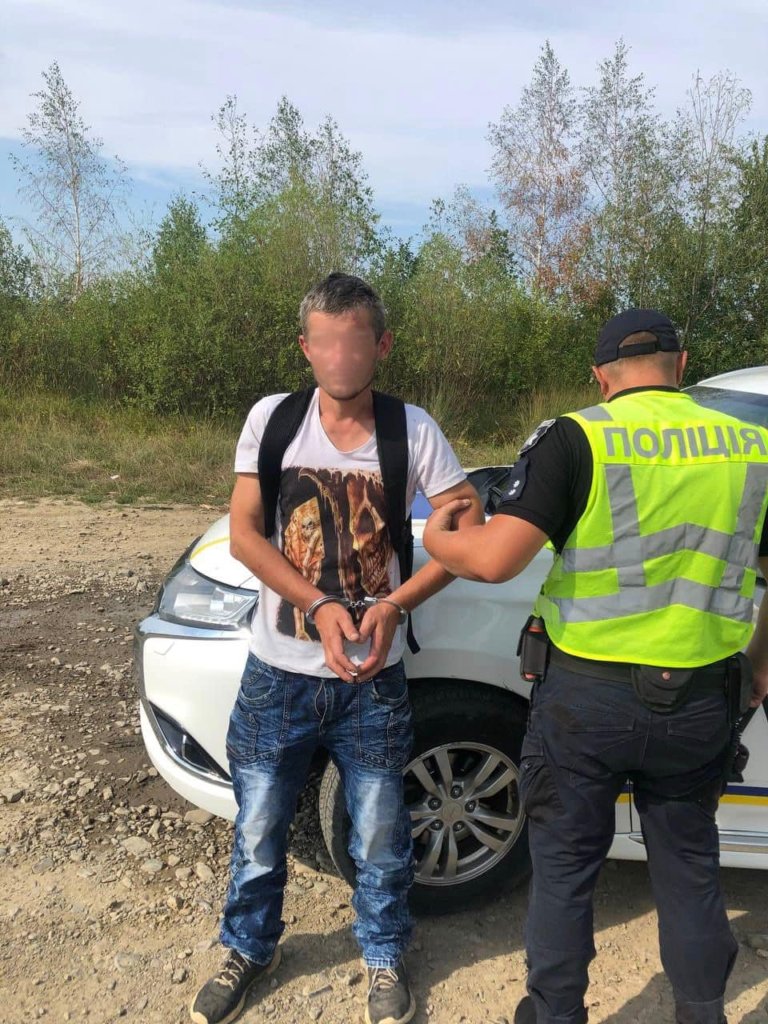 До восьми років ув'язнення засудили нетверезого прикарпатця, що з ножем напав на продавчиню в магазині