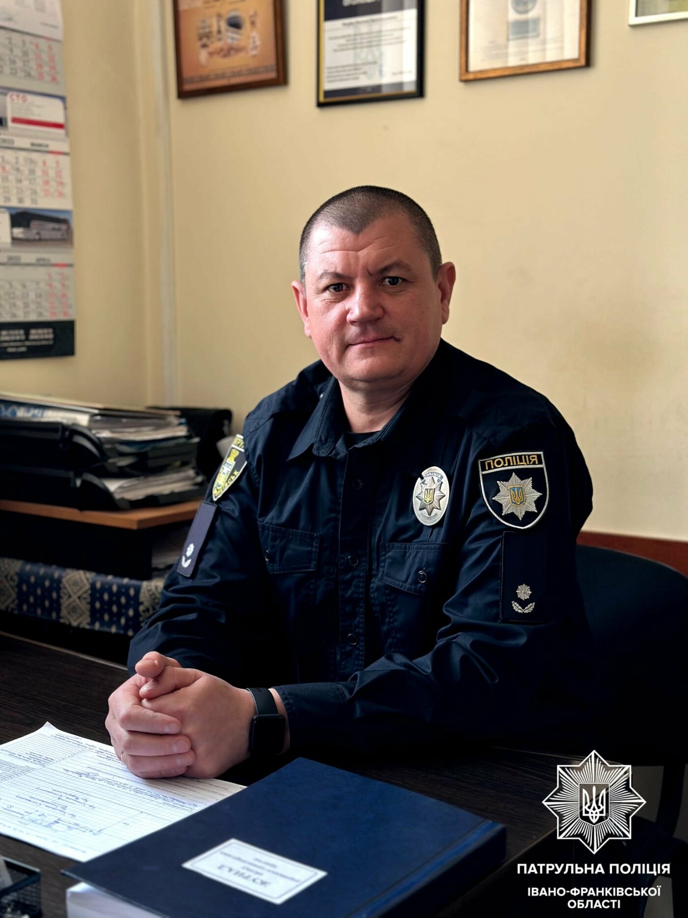 Франківський патрульний у свій вихідний повернув додому 5-річного хлопчика