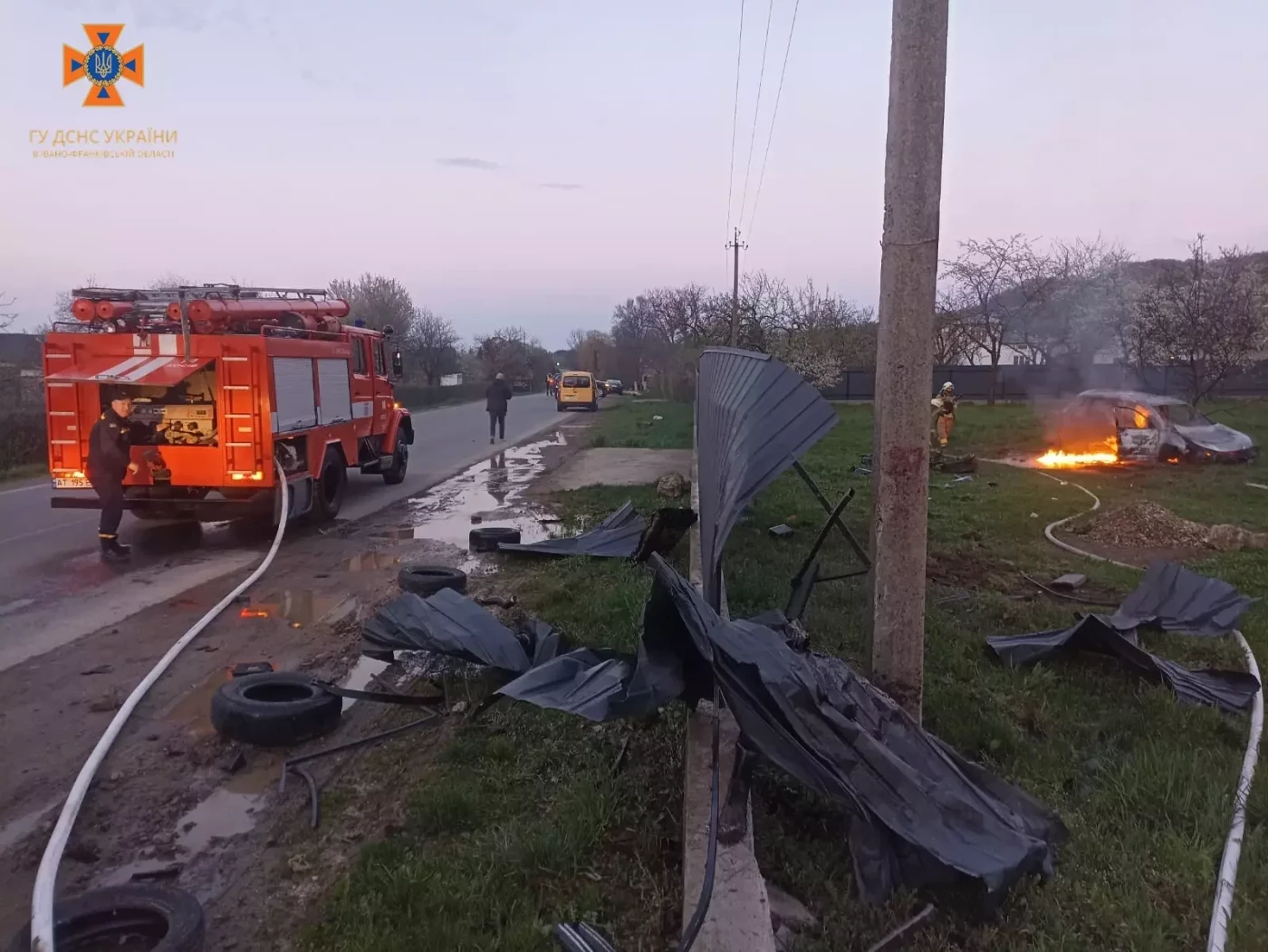 Зайнялася автівка: нетвереза водійка врізалася у паркан у Коломиї