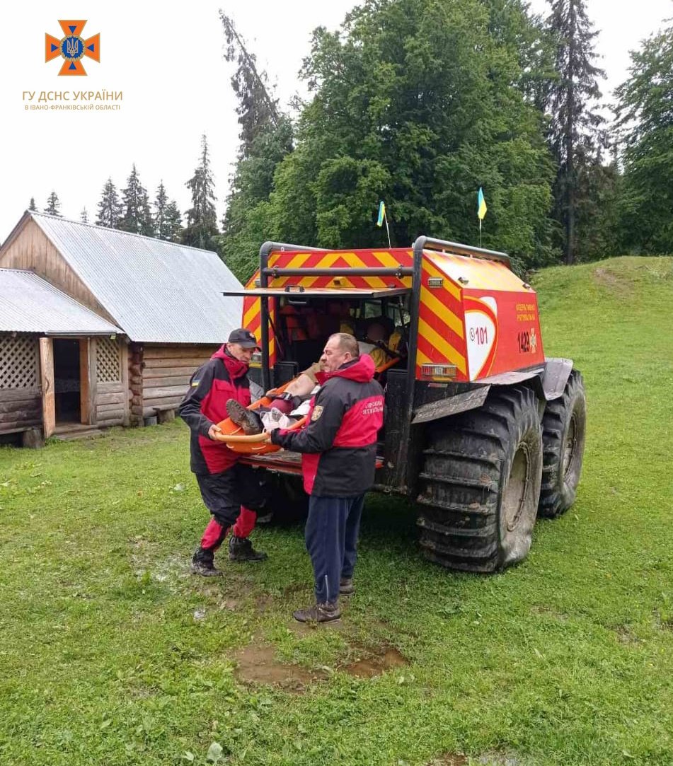 У Карпатах травмувався турист з Києва – знадобилася допомога рятувальників
