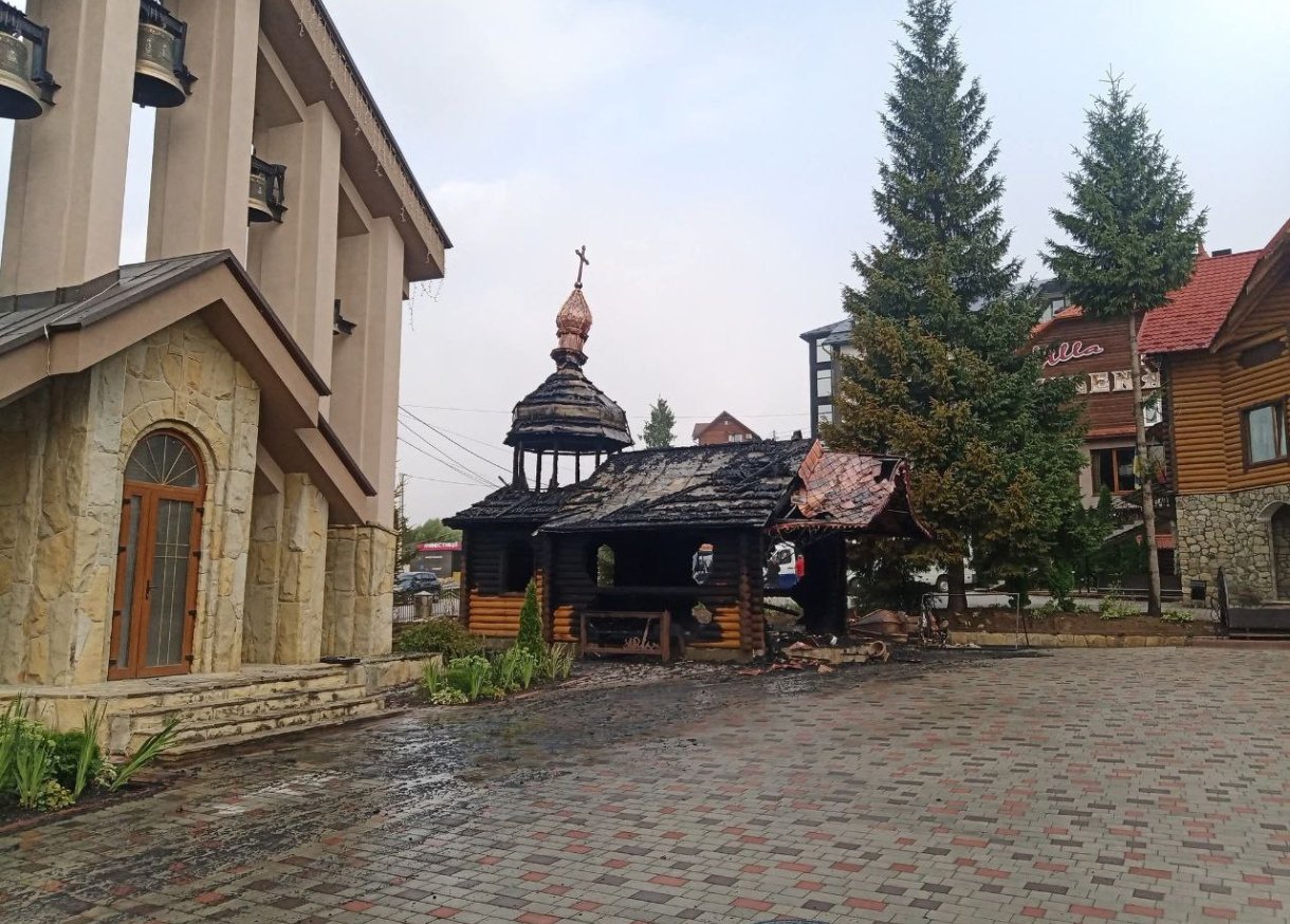 В Поляниці на Прикарпатті згоріла капличка