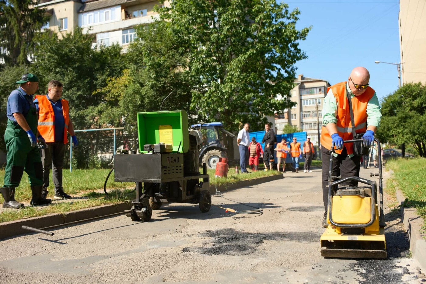 Ямковий ремонт на Довженка в Івано-Франківську