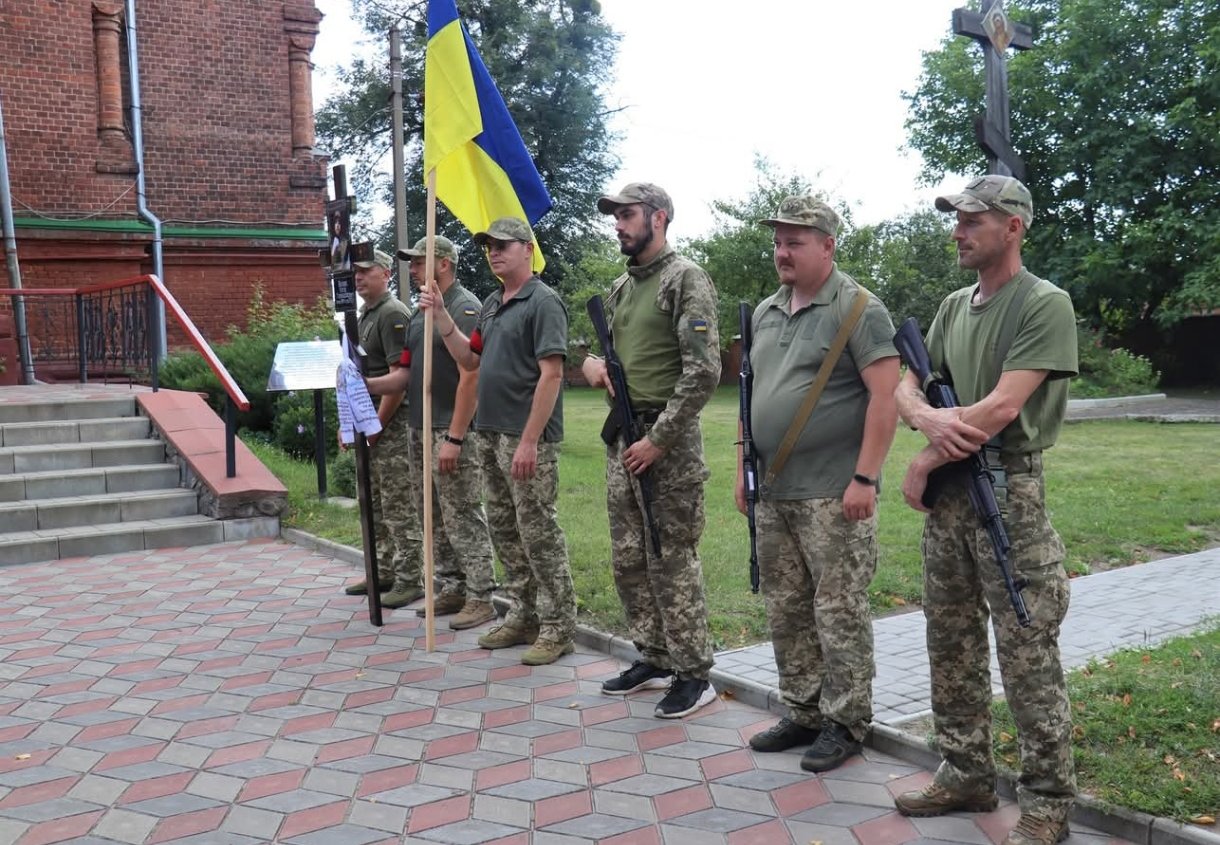 Прощання із загиблим на війні воїном-священником Юрієм Воликом