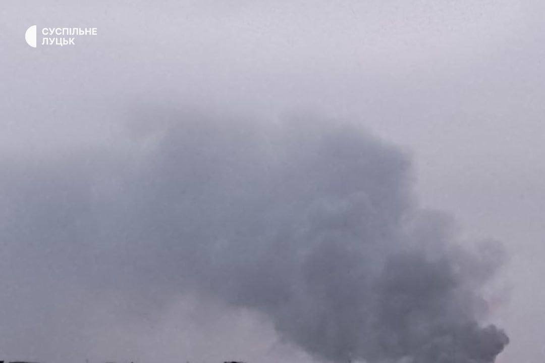 Дим над Луцьком внаслідок російської атаки