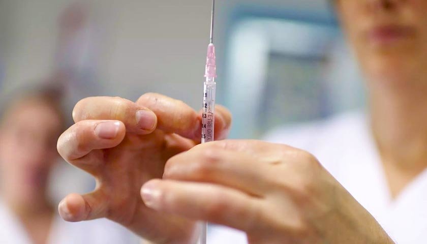 Прикарпатці відмовляються від щеплень найбільше ніж інші регіони У... Прикарпатці відмовляються від щеплень найбільше ніж інші регіони України, Любомир Демчук