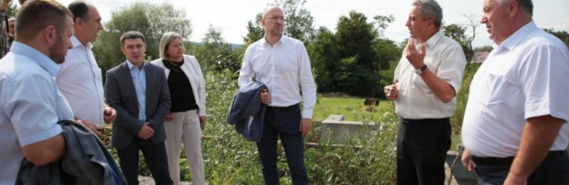 Денис Шмигаль розповів, які дороги на Прикарпатті ремонтуватимуть п... Денис Шмигаль розповів, які дороги на Прикарпатті ремонтуватимуть першими