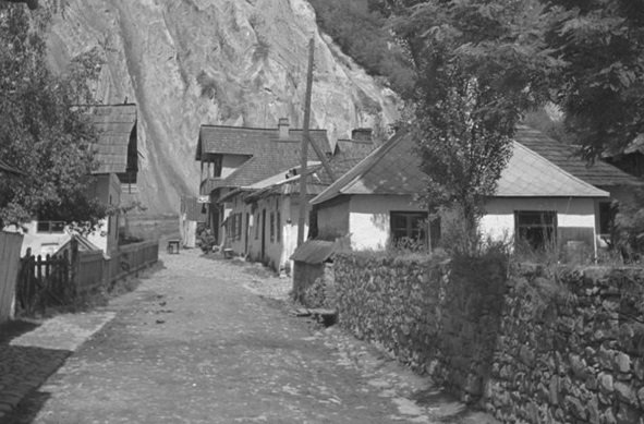 У мережі з‘явилися світлини затишного і вишуканого Косова 1936 – 19... У мережі з‘явилися світлини затишного і вишуканого Косова 1936 – 1938 років (ФОТО)