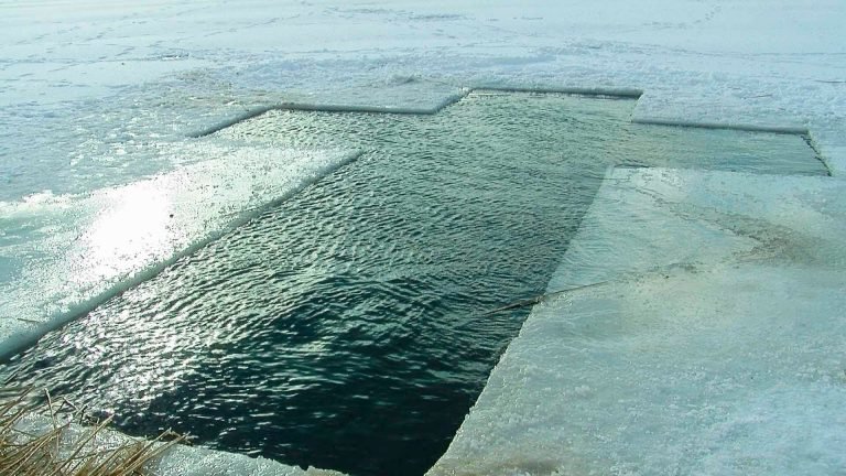 На Водохреща Франківськом пройдуть три ходи На Водохреща Франківськом пройдуть три ходи, pressman