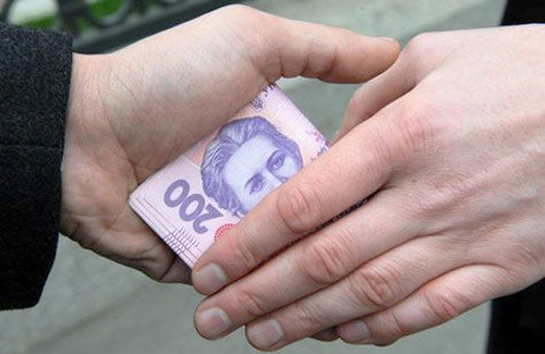У Бурштині працівника екоінспекції звинувачують у хабарництві та зл... У Бурштині працівника екоінспекції звинувачують у хабарництві та зловживанні службовим становищем, pressman