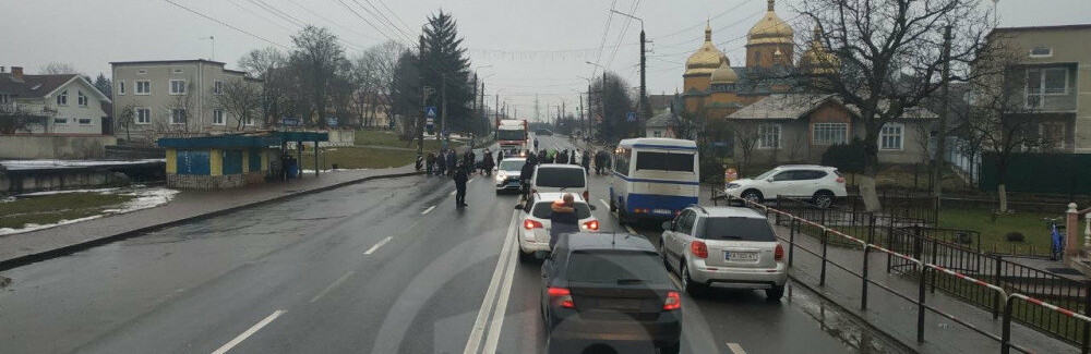 В Ямниці через протест люди знову перекрили дорогу