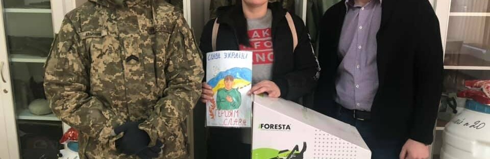Учні одного з франківських ліцеїв придбали для “едельвейсів” ємкост... Учні одного з франківських ліцеїв придбали для “едельвейсів” ємкості для води та бензопилу