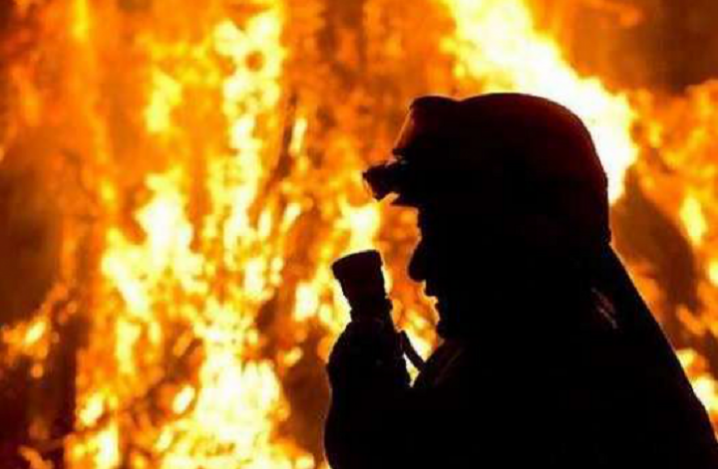 На Калущині горіла господарська споруда.