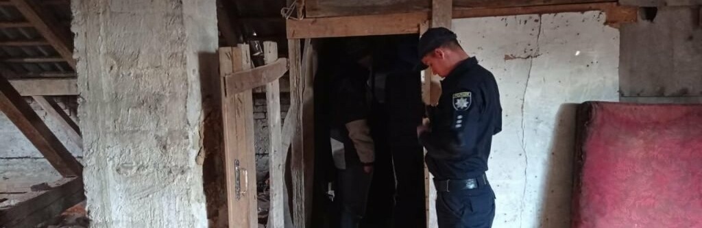 На Прикарпатті у закинутій будівлі затримали підлітків з марихуаною