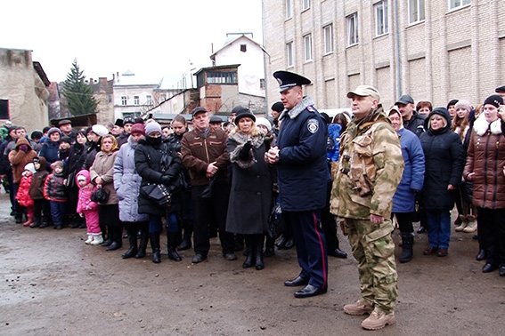 На ротацію в Маріуполь відбули ще 95 міліціонерів зведеного загону із Прикарпаття (ФОТО) (фото) - фото 1